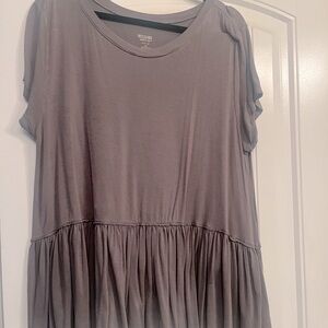 EUC - Mossimo tiered hem top!